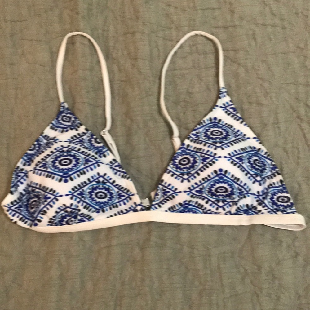 Bikini - Picture 3 of 5